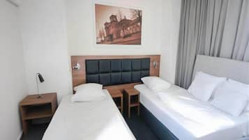 Skrivebord, strygejern/strygebræt, gratis Wi-Fi