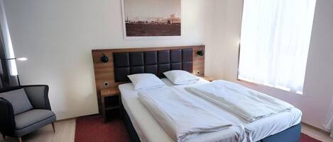 Desk, iron/ironing board, free WiFi