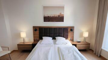 Una scrivania, ferro/asse da stiro, Wi-Fi gratuito