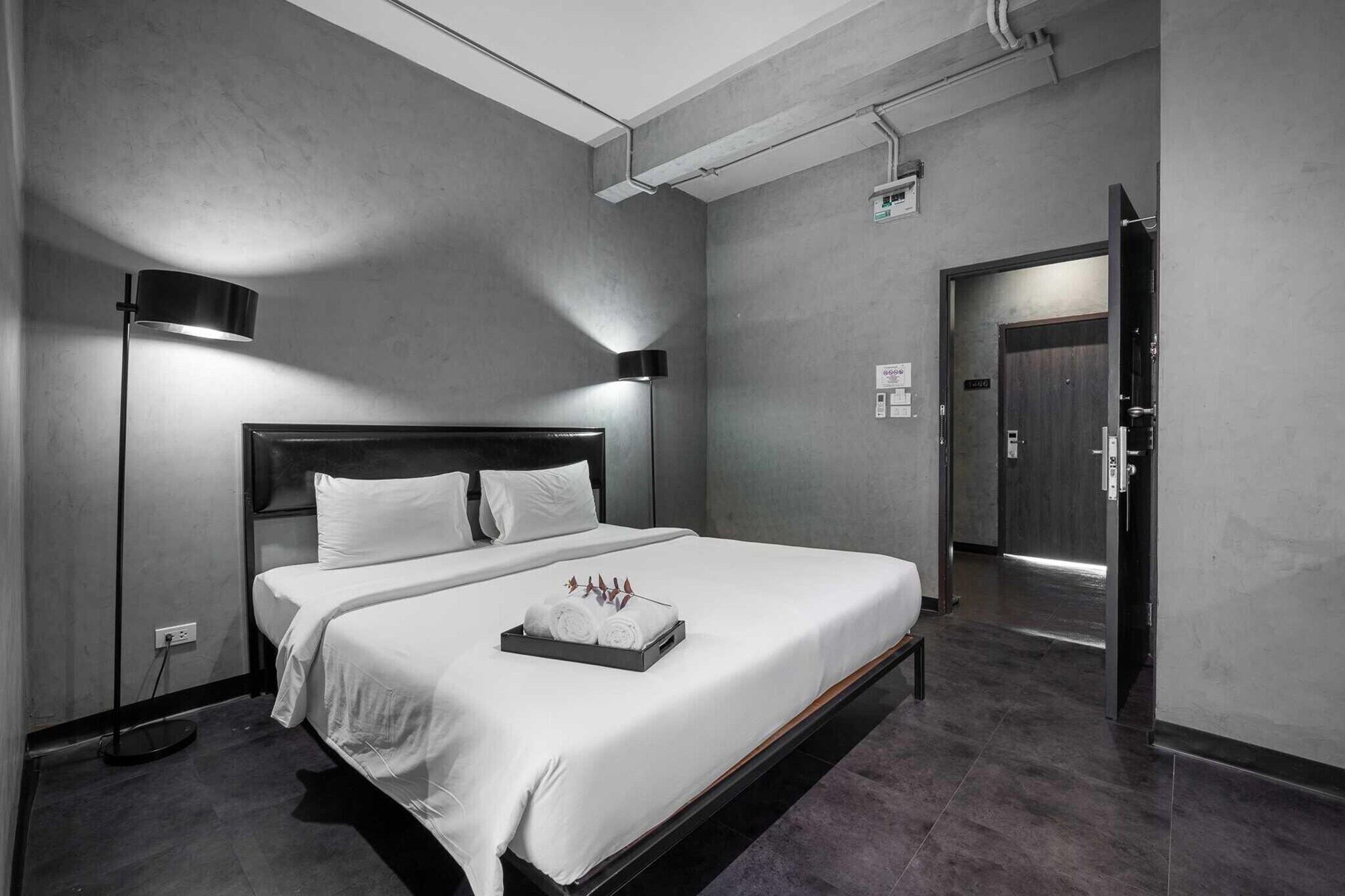 1 bedroom, desk, free WiFi, bed sheets