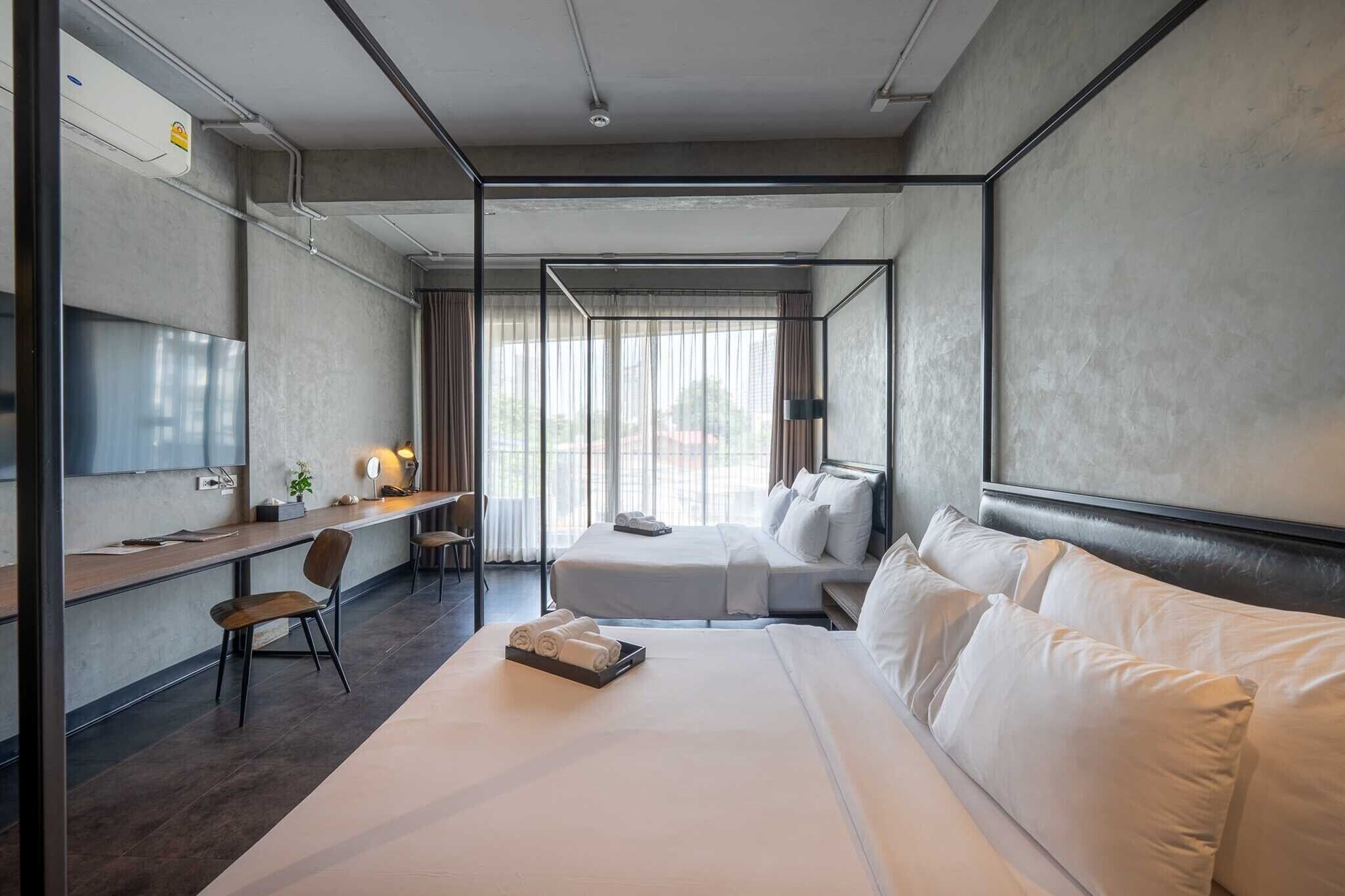 1 bedroom, desk, free WiFi, bed sheets