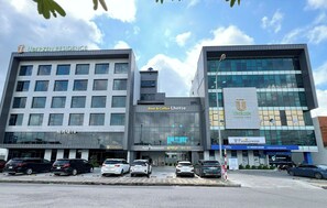 واجهة المنشأة