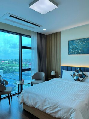 Suite Standard | Coffres-forts dans les chambres, bureau