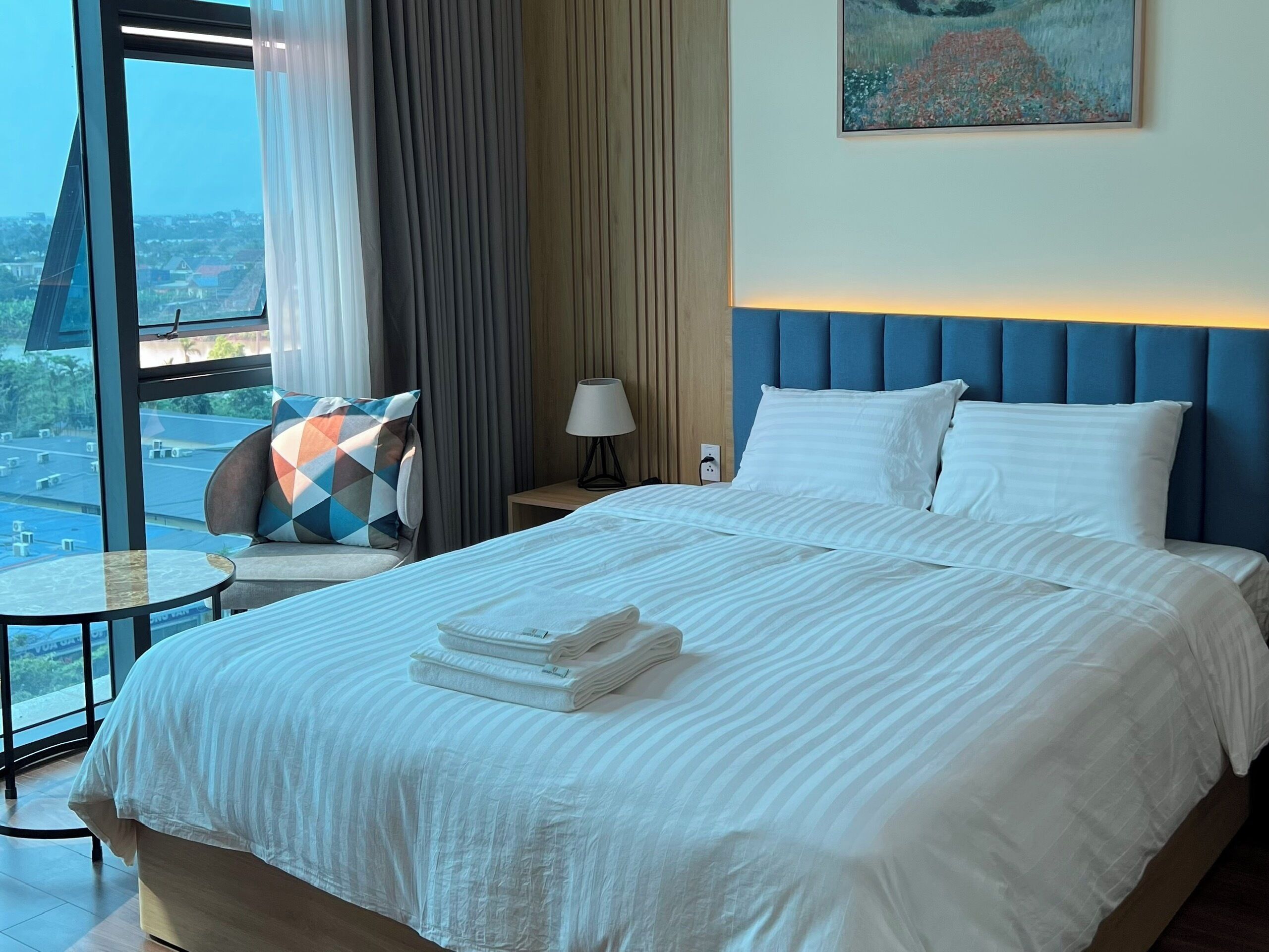 In-room safe, desk, laptop workspace, blackout curtains