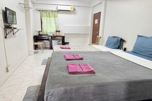 Room - Cozy Twin Retreat | Peaceful Stay in City Centre (Chiang Mai)
