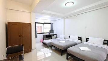 1 bedroom, desk, free WiFi, bed sheets