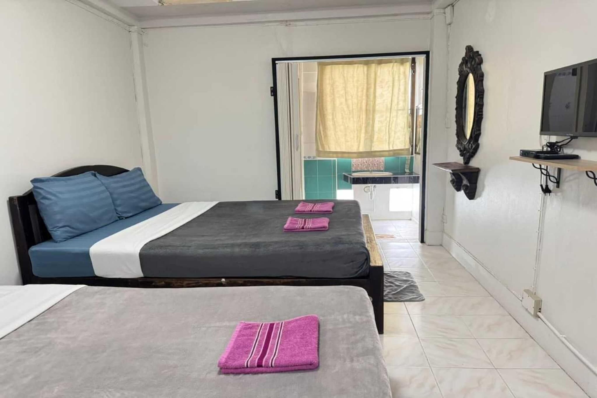 1 bedroom, desk, free WiFi, bed sheets