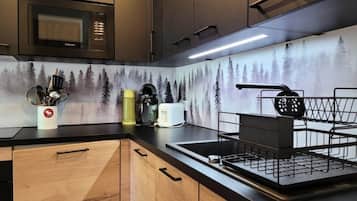 Fridge, microwave, coffee/tea maker, electric kettle
