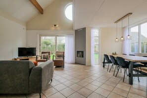 TV connectée, cheminée