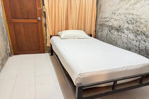 Room - Solo Standard Stay | Smart & Cozy Single Thailand (Chiang Mai)