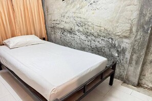 Room - Solo Standard Stay | Smart & Cozy Single Thailand (Chiang Mai)