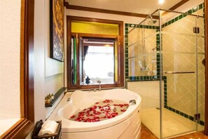 Ducha, bidet, toallas