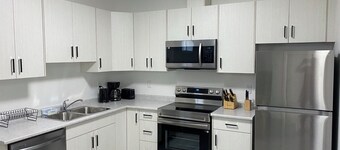 Cozy 2-Bedroom Suite in Aspen Ridge