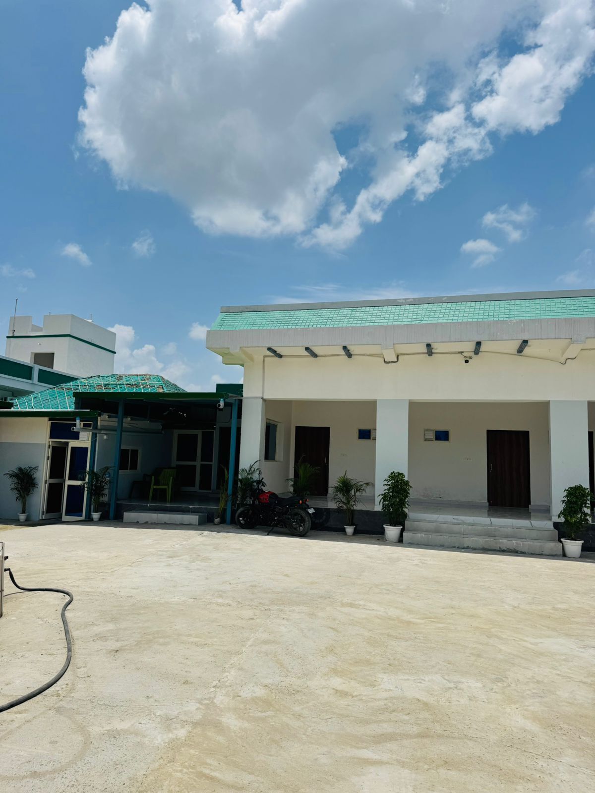 المنشأة من الخارج