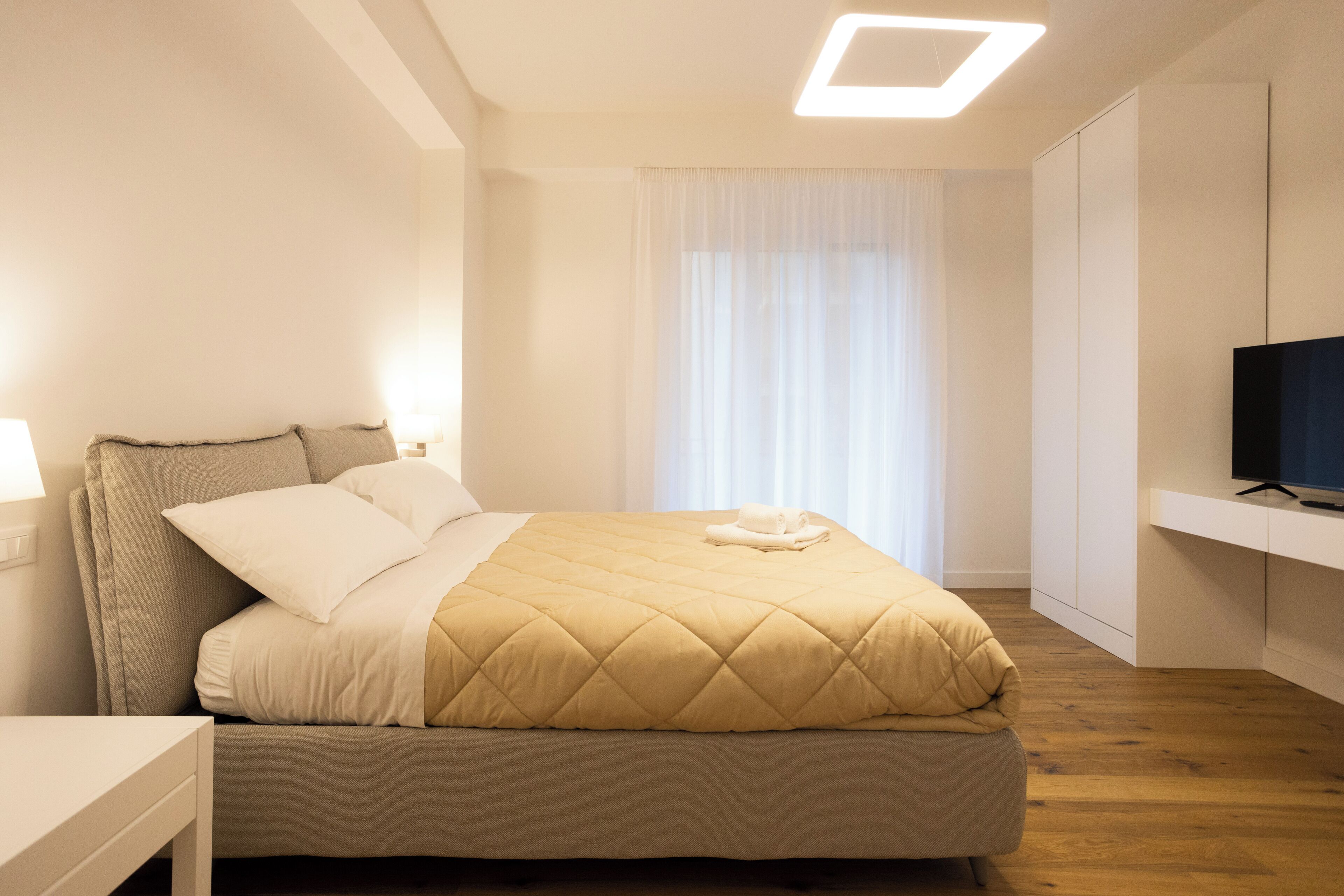 1 camera, accesso a Internet, lenzuola