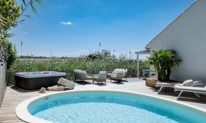 Indoor pool, outdoor pool - Houses & Villas for 6 People (Aigues-Mortes)