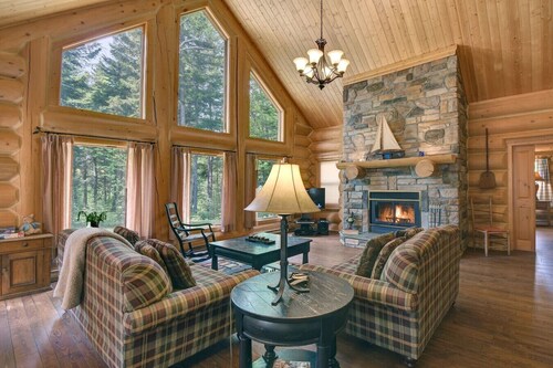 Fiddler Lake Resort: Cozy Chalet + Hot Tub