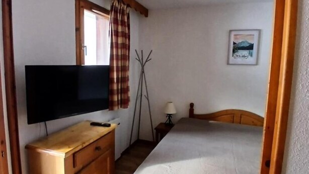 Room - Dba205 - 1 Bedroom Apartment + Sleeping Alcove - Balcony - Sleeps 6 - 1800 Area (Puy-Saint-Vincent)