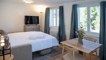 Free WiFi, bed sheets