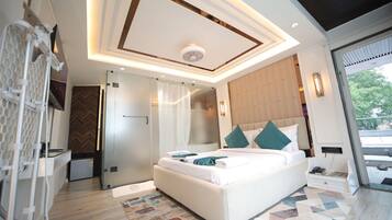 Suite, 1 Bedroom, Balcony, City View | Minibar, desk, laptop workspace, blackout drapes