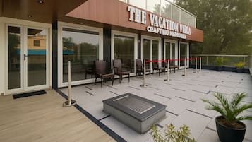 Villa, Balcony, City View | Living area