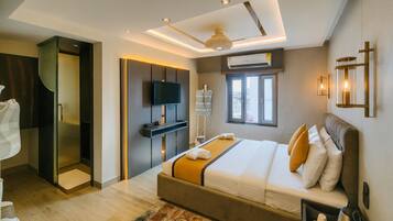 Villa, Balcony, City View | Minibar, desk, laptop workspace, blackout drapes