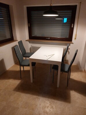 تناول الطعام