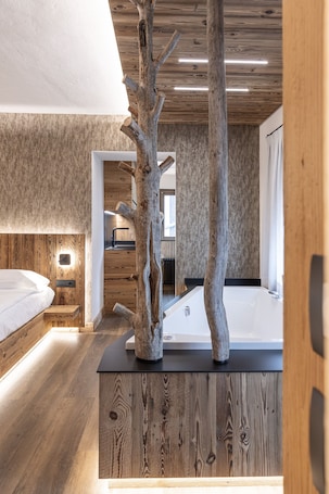 1 bedroom, in-room safe, free WiFi, bed sheets. Salvans Wellness - Antracite Room