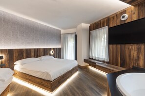 1 bedroom, in-room safe, free WiFi, bed sheets