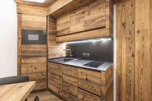 Kühlschrank, Mikrowelle, Geschirrspüler