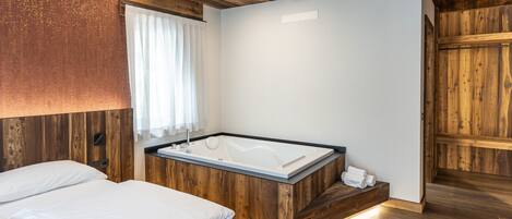 1 soverom, safe på rommet, wi-fi (inkludert) og sengetøy