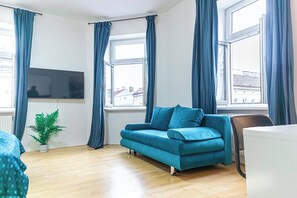 شقة بتجهيزات أساسية | المنشأة من الداخل