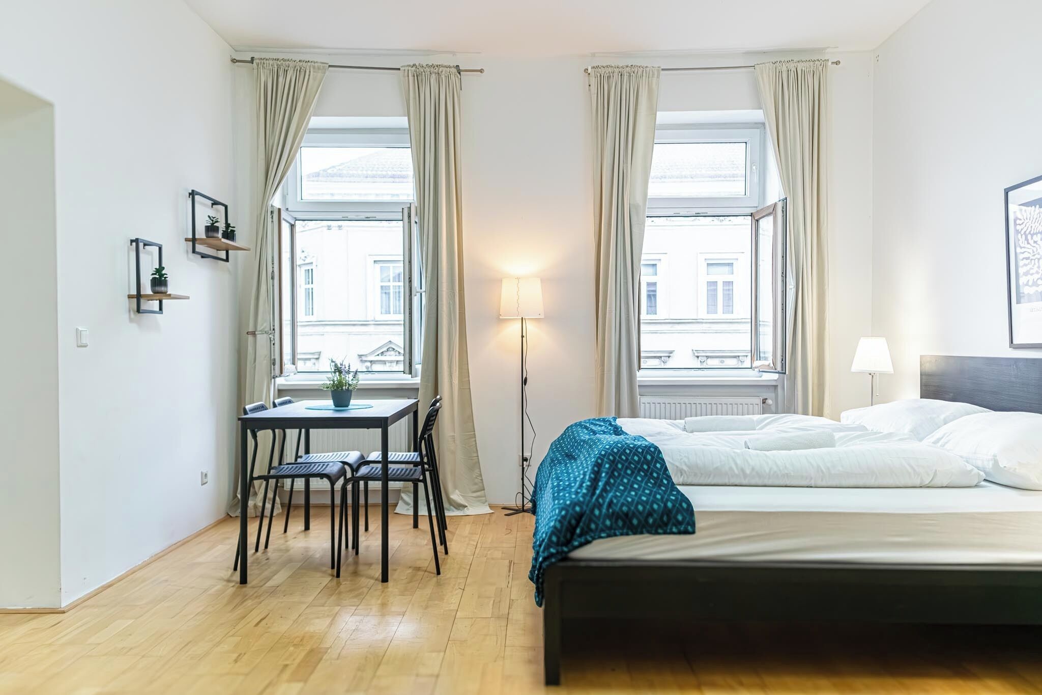 Apartament bàsic | Planxa i posts de planxar i wifi gratuïta 