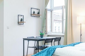 Basic Apartment - Budget 2BR Apt Near Wiener Stadthalle (Vienna)