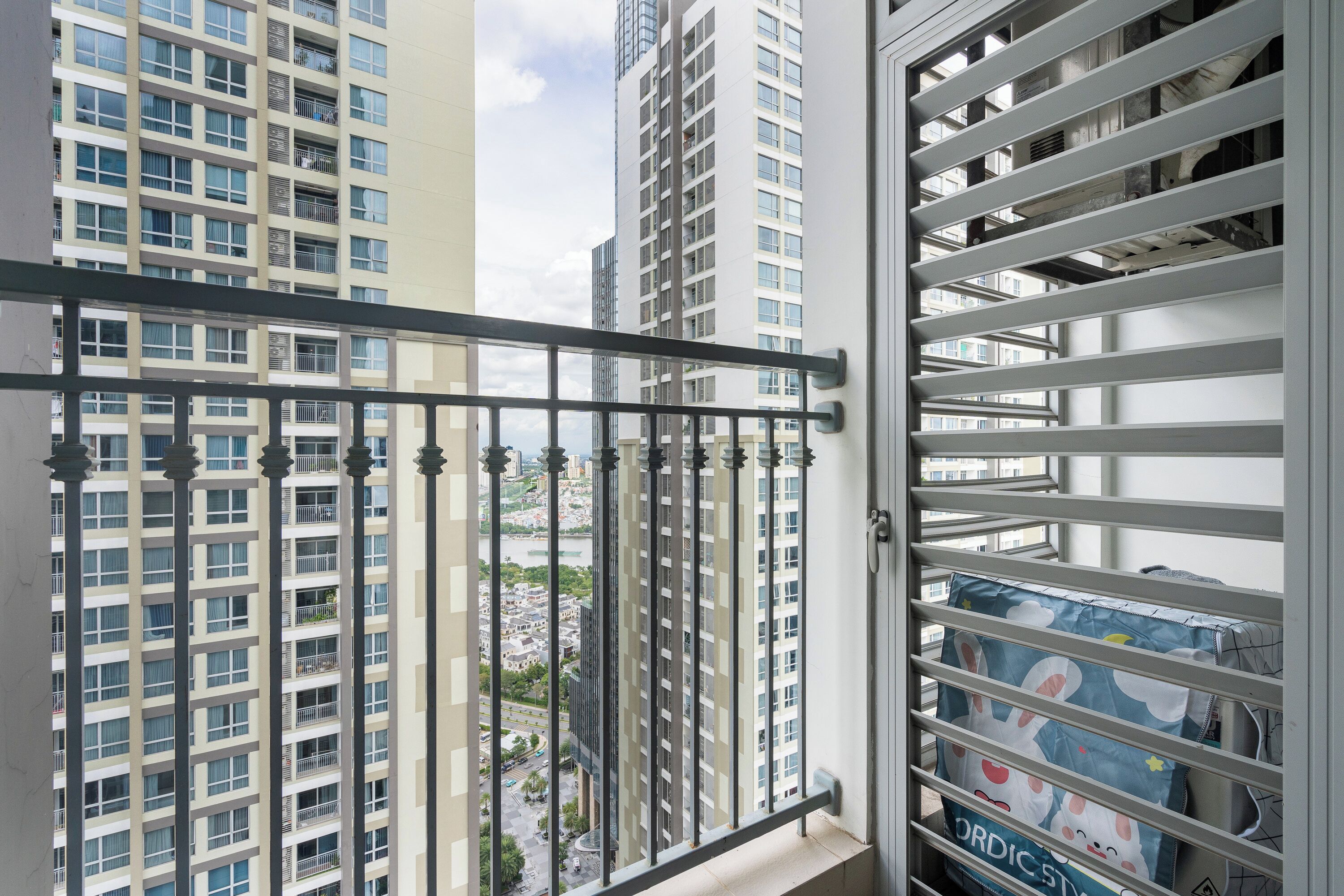 Appartement Royal, balcon, vue ville