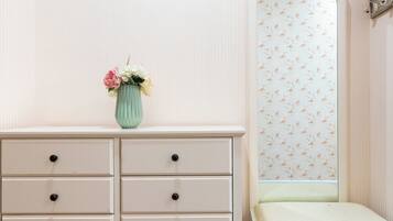 Royal Apartment, Balcony, City View