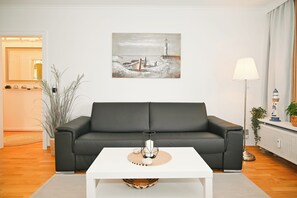 TV, stereo - Vacation apartment "Louis" with covered balcony and close to the beach (Büsum)