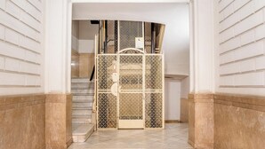Lobby - Paseo de Gracia 5BD and 3BTH for 10 with Terrace (Barcelona)
