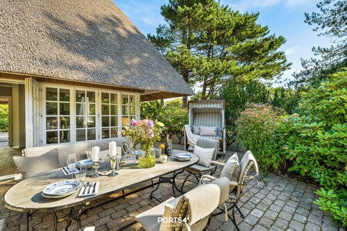 Premium house under thatch with sauna, garden and terrace in Kampen on Sylt