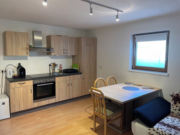Oven, stovetop - Cozy basement apartment in the heart of the Kaunertal. (Kaunertal)