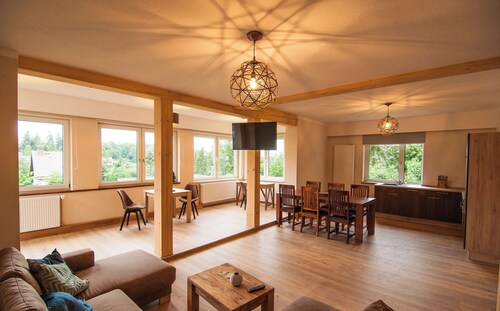 Stylish vacation home with sauna and large garden for groups of up to 9 people