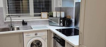 Modern apartment Glasgow West End, free parking