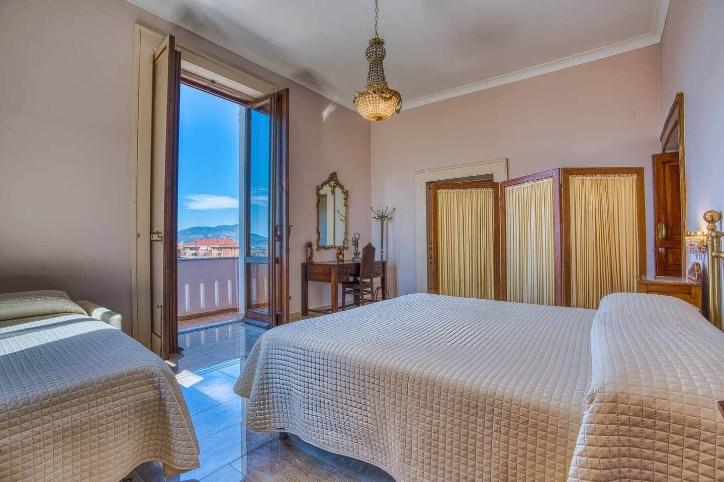3 bedrooms, in-room safe, iron/ironing board, free WiFi