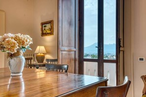 Dining - The Baronessa Apartment 19th-Century Villa near Pompeii & the Amalfi Coast (Angri)