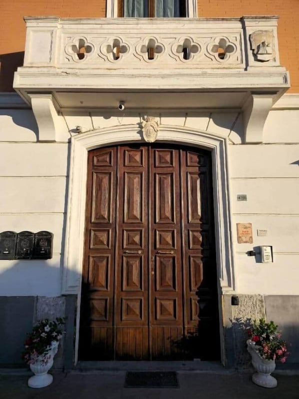 Exterior detail - Villa Desiderio – Il Mosaico | Elegant apartment near Pompei (Angri)