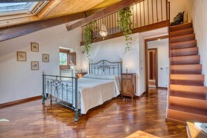 4 chambres, fer et planche à repasser, lit parapluie, Wi-Fi gratuit