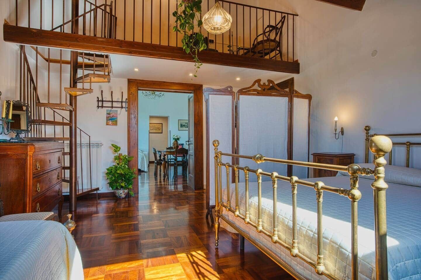 4 bedrooms, desk, iron/ironing board, travel cot