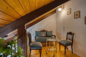 Interior - Historic Villa Apartment with Panoramic Views of Mount Vesuvius (Angri)