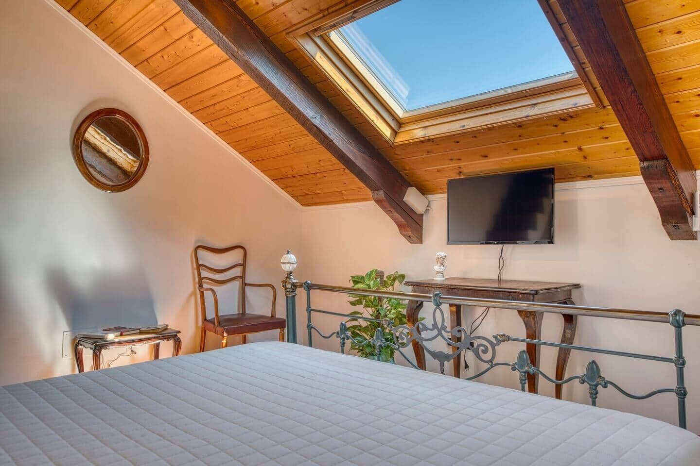 4 Schlafzimmer, Schreibtisch, Bügeleisen/Bügelbrett, kostenloses WLAN