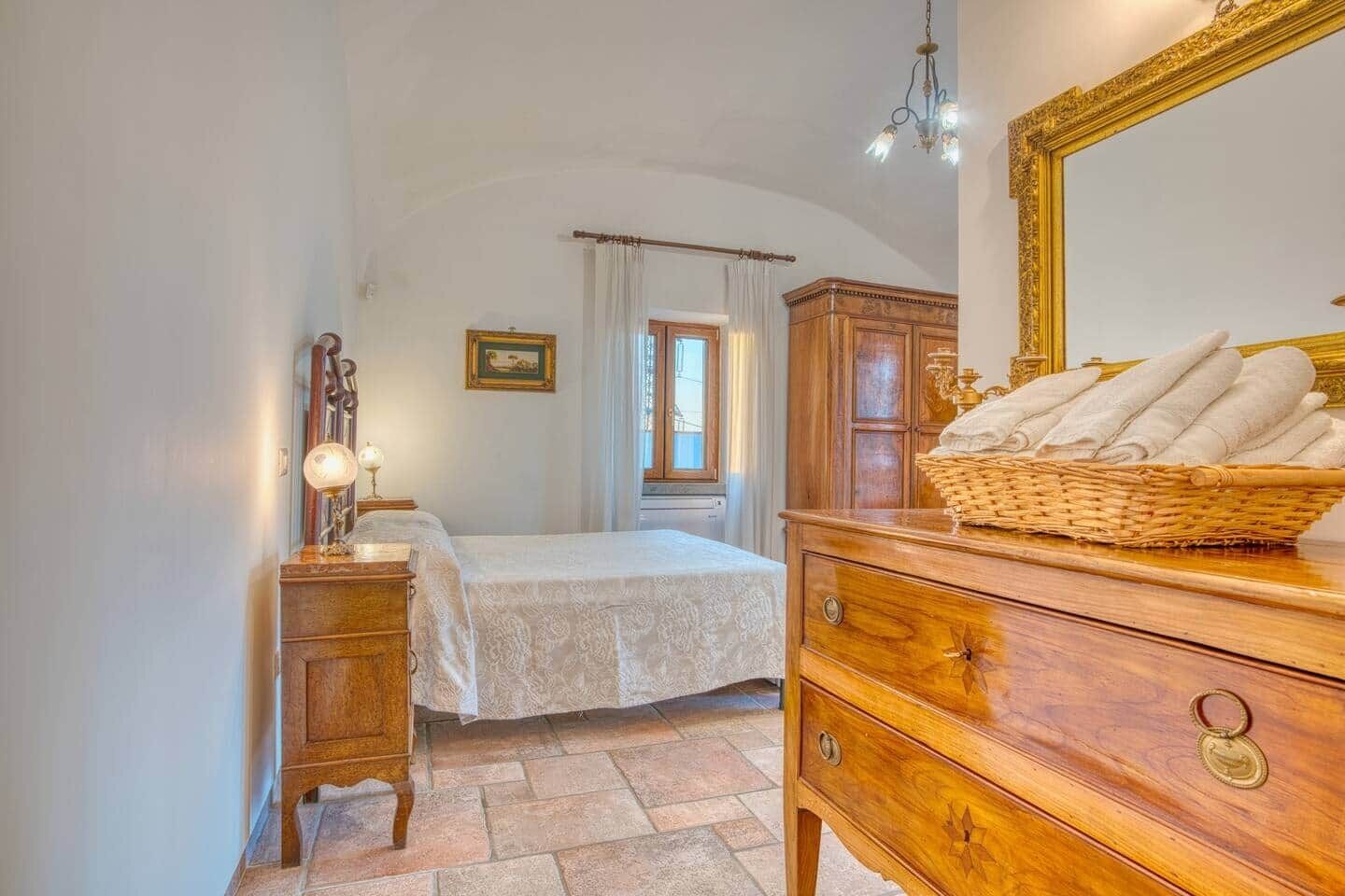 4 bedrooms, in-room safe, iron/ironing board, travel cot